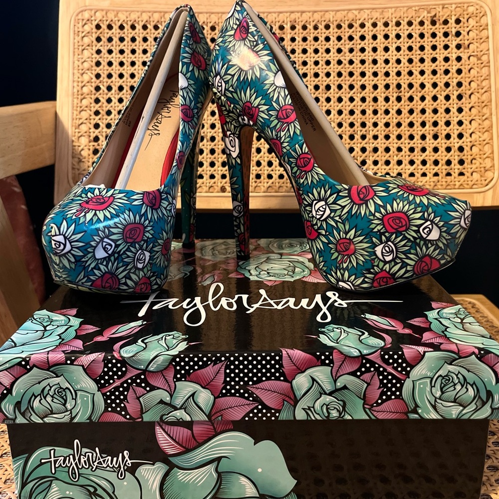 Taylor Says WONDERLAND Colorful Graphic Heels - Picture 4 of 9